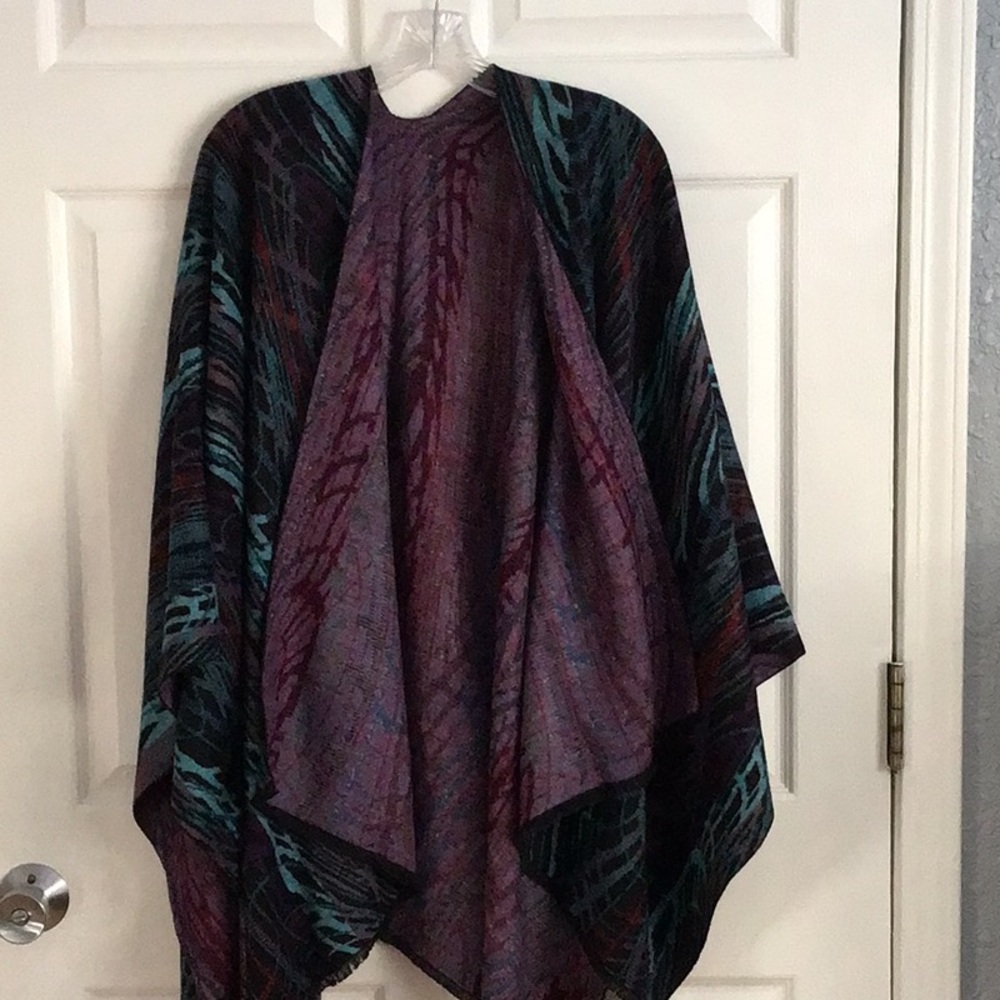 . Unknown Designer . Multicolored. Wrap - image 3